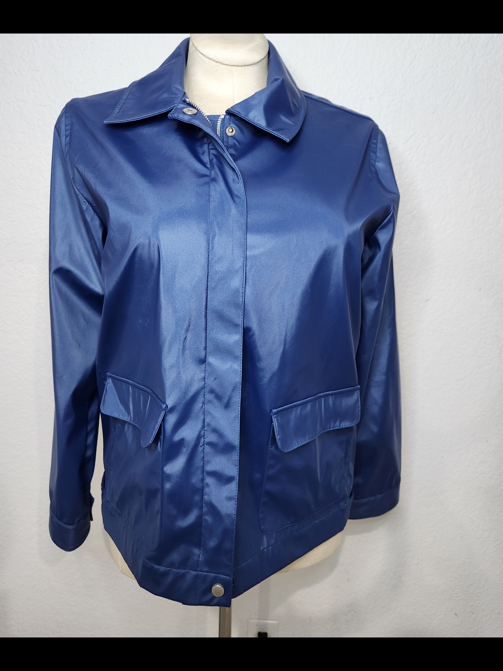 VTG Outbrook Royal Blue Lightweight Rain Jacket with Button Front